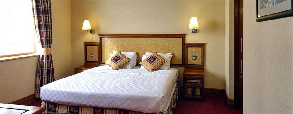 Grange Bracknell Hotel Екстер'єр фото